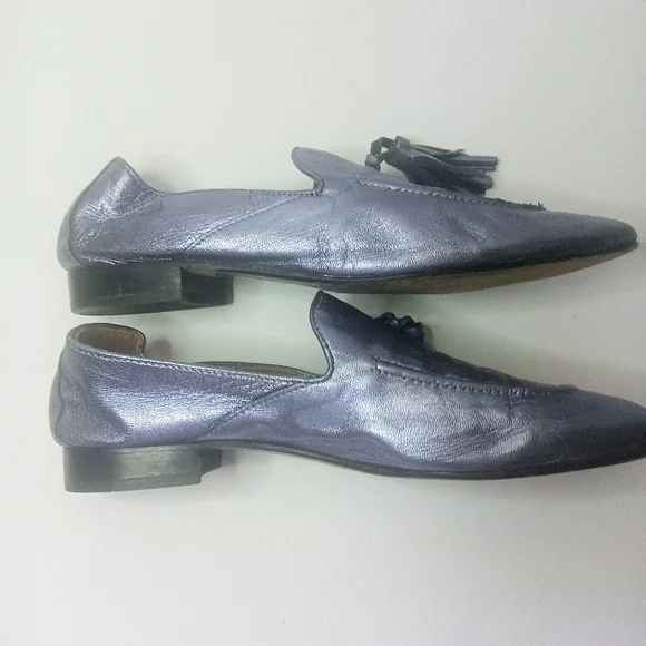 A&M Leather Women's Pewter Loafers Shoes Made In Italy Euro Size 39 GUC - Picture 4 of 7
